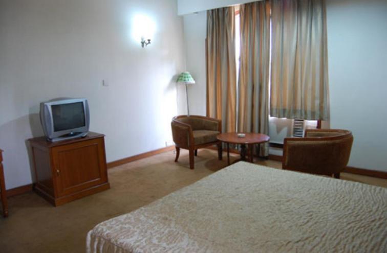 Hotel Sita Manor Gwalior Kamer foto