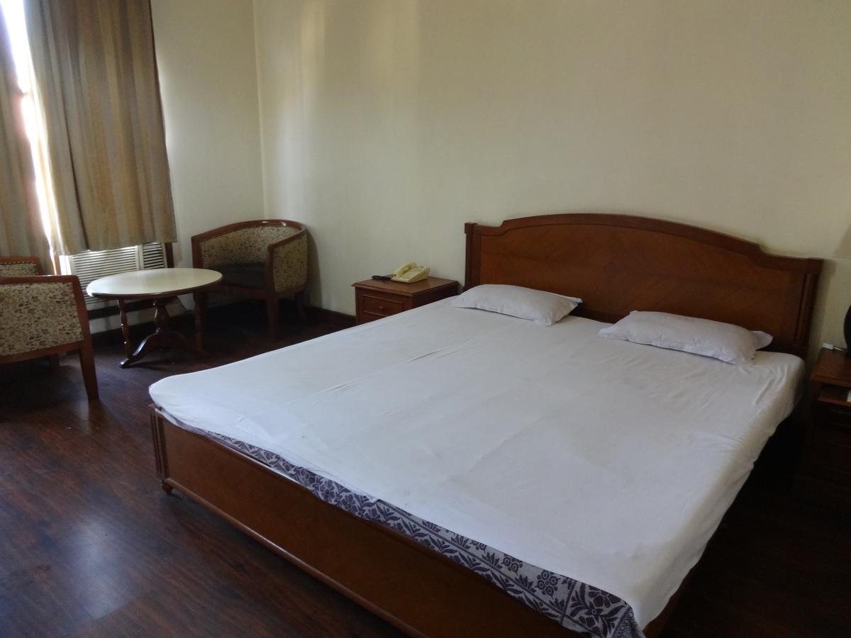 Hotel Sita Manor Gwalior Kamer foto